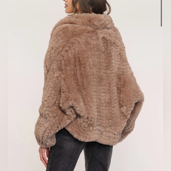 Heartloom Sally Faux Fur Jacket, Medium, Modern Contemporary Feminine Comfy - Picture 14 of 15